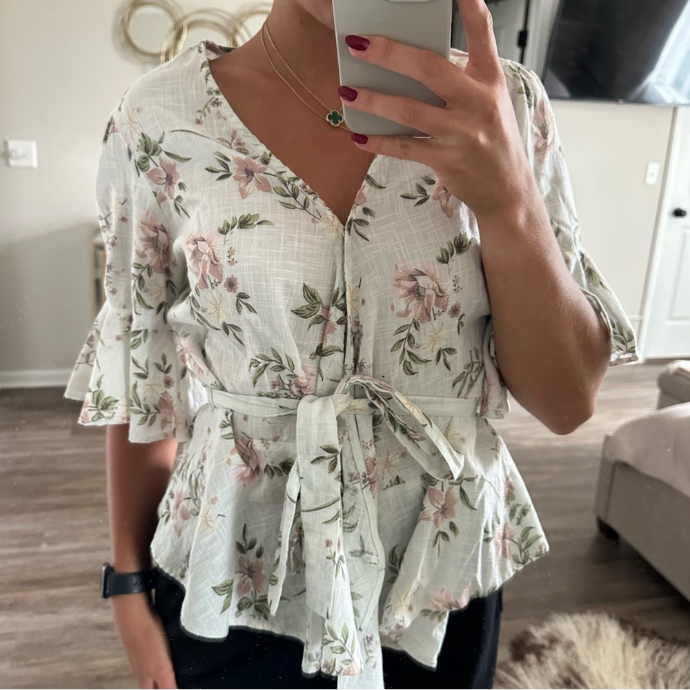 Floral V-Neck Ruffle Sleeve Top